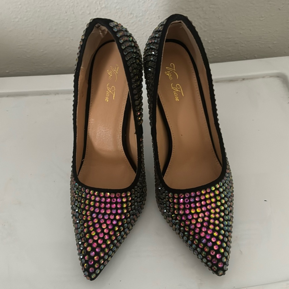 Size 10 Heels -Changes Color!